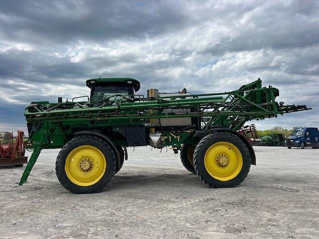 Image of John Deere R4038 equipment image 1