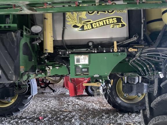 Image of John Deere R4038 equipment image 1