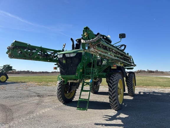 2018 John Deere R4038 Equipment Image0