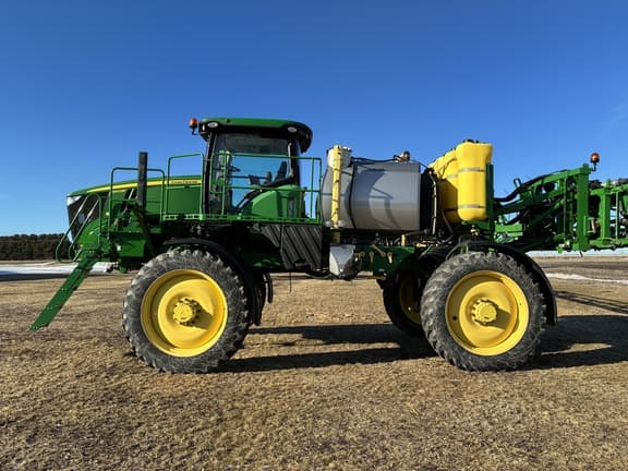 Image of John Deere R4038 equipment image 1