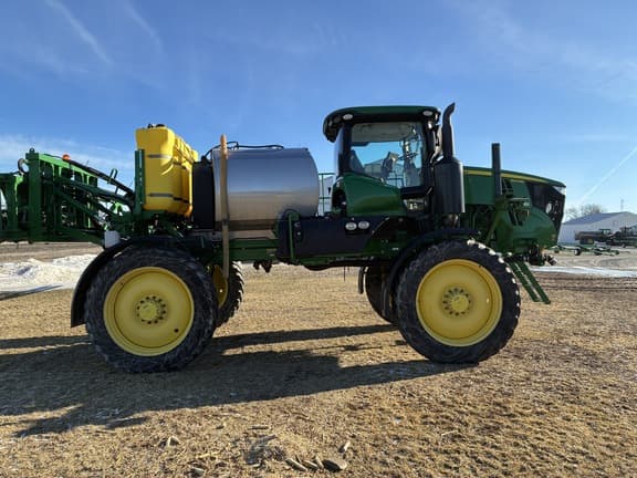 Image of John Deere R4038 equipment image 4