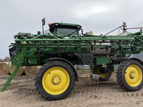 Image of John Deere R4038 equipment image 1