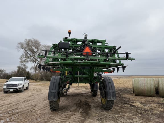 Image of John Deere R4038 equipment image 3