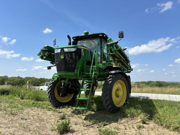 2018 John Deere R4038 Equipment Image0