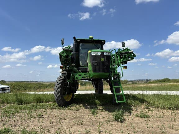Image of John Deere R4038 equipment image 3
