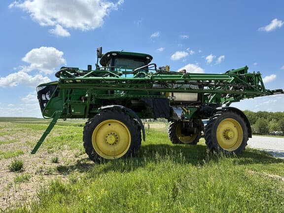 Image of John Deere R4038 equipment image 2