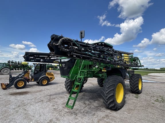 2018 John Deere R4038 Equipment Image0