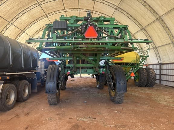 Image of John Deere R4038 equipment image 4