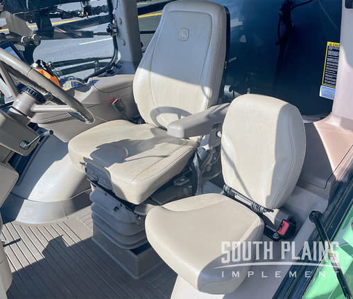 Image of John Deere R4038 equipment image 4