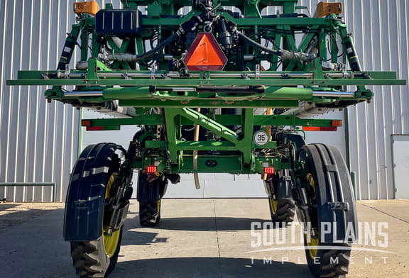 Image of John Deere R4038 equipment image 3