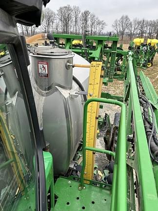 Image of John Deere R4038 equipment image 4