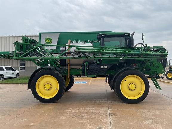 Image of John Deere R4038 equipment image 1