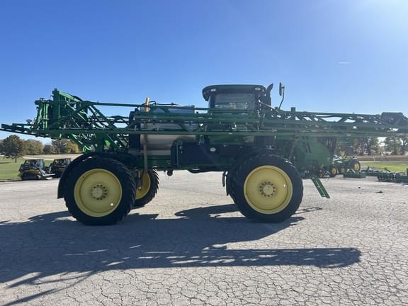 Image of John Deere R4038 equipment image 4