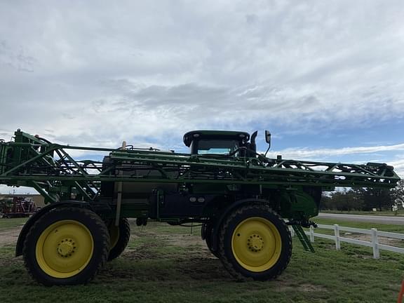 Image of John Deere R4038 equipment image 3