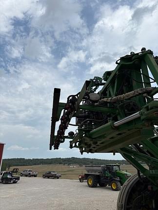 Image of John Deere R4038 equipment image 4