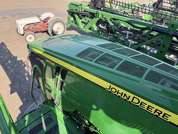 Image of John Deere R4038 equipment image 3