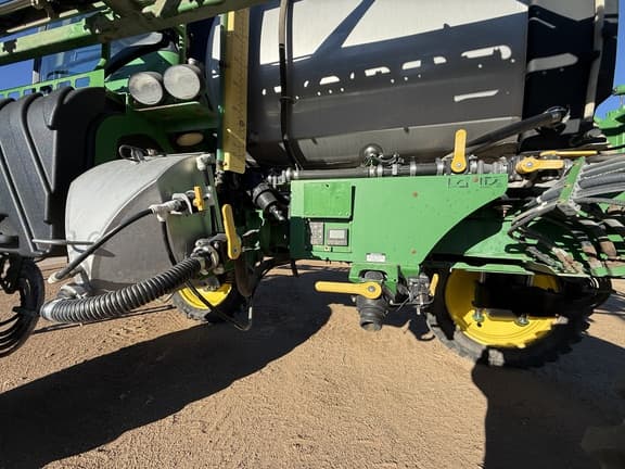 Image of John Deere R4038 equipment image 3
