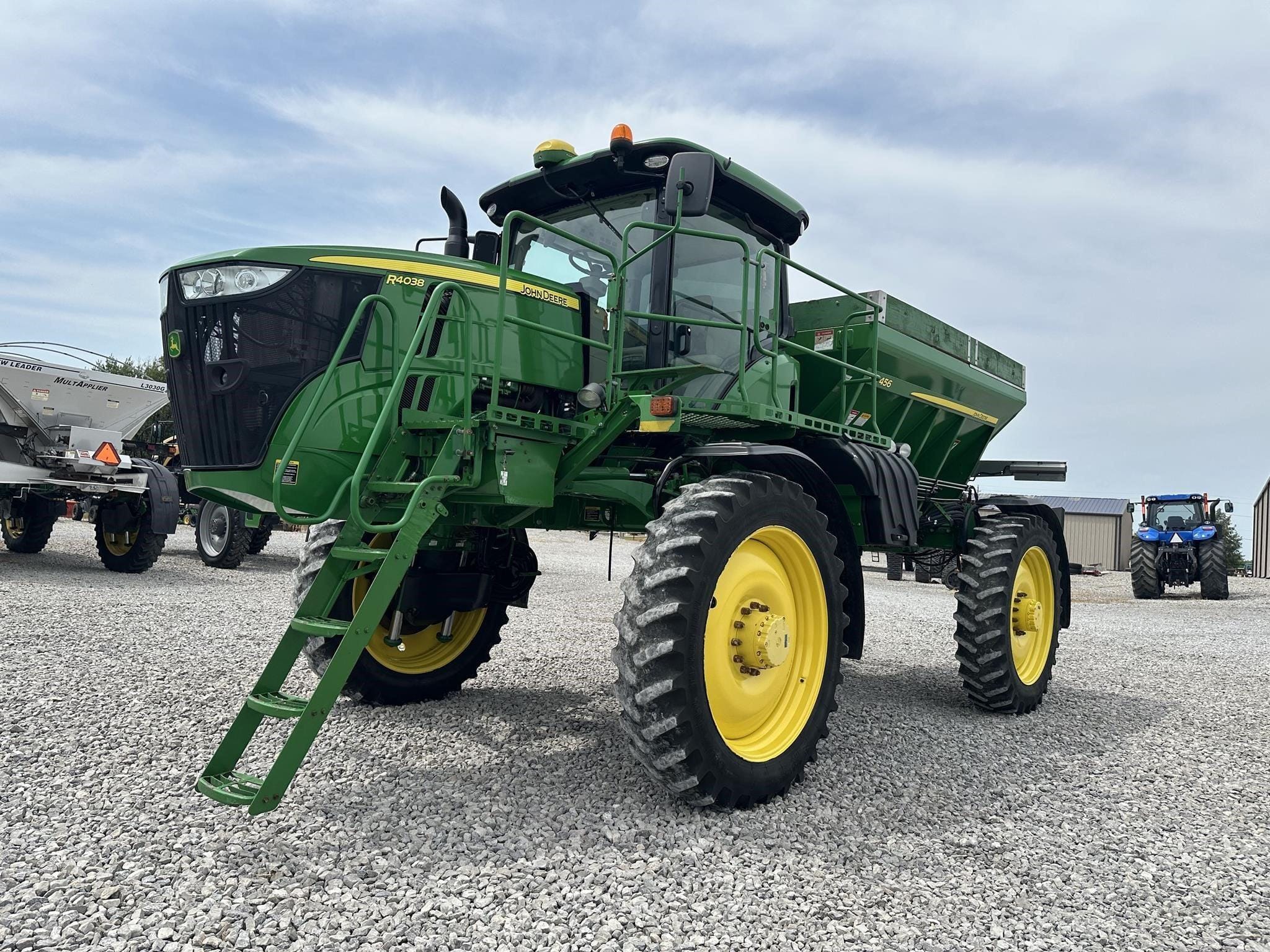 2018 John Deere R4038 Equipment Image0