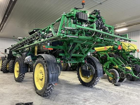 Image of John Deere R4038 equipment image 2