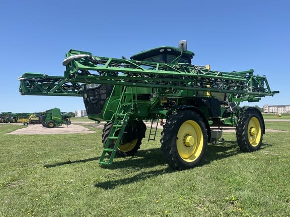 2019 John Deere R4038 Equipment Image0