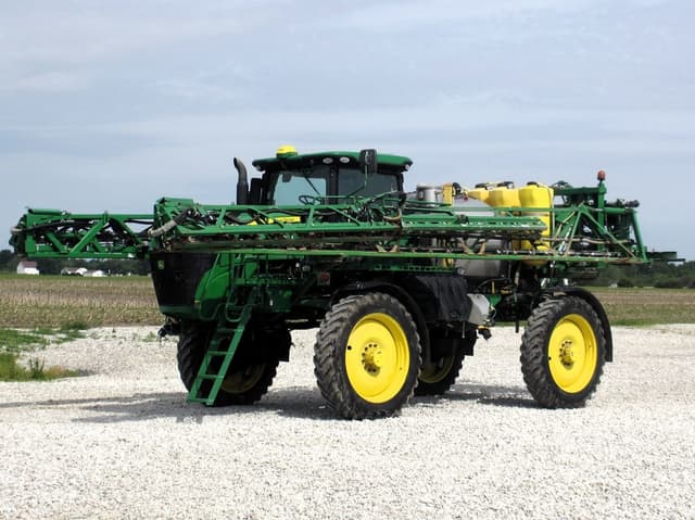 Image of John Deere R4038 equipment image 2