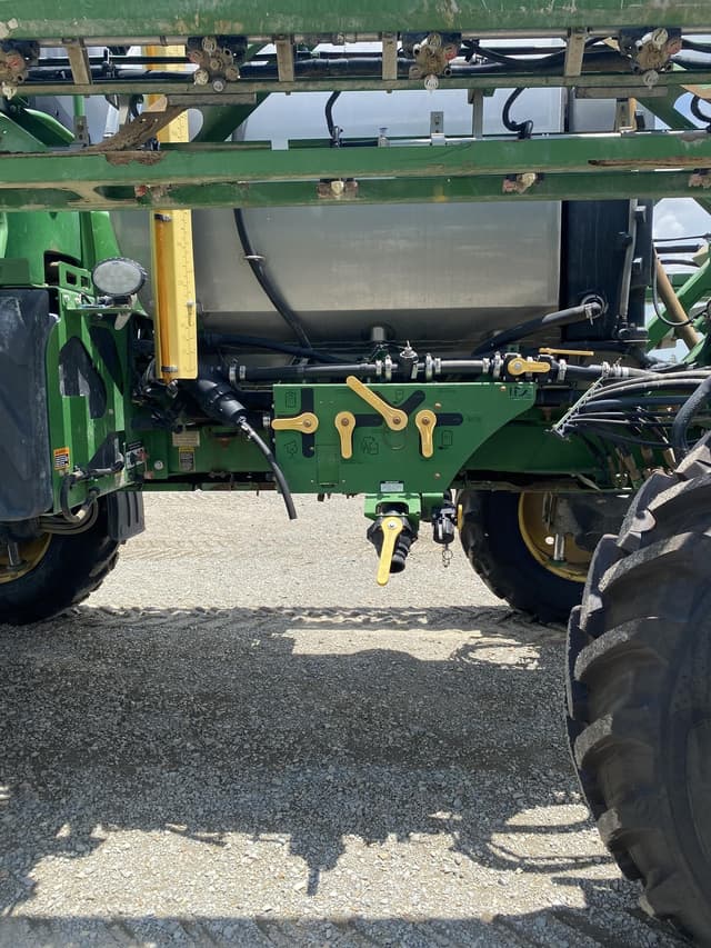 Image of John Deere R4038 equipment image 4