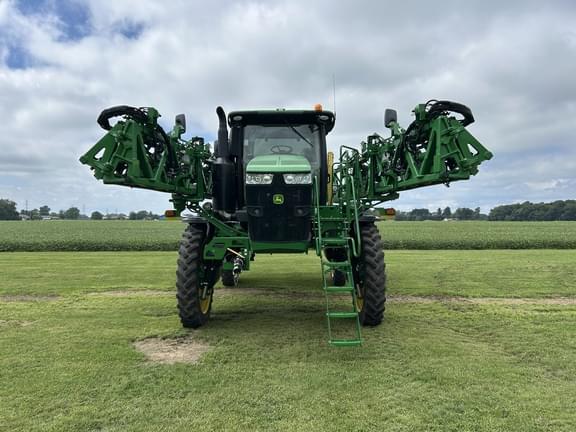 Image of John Deere R4038 equipment image 1