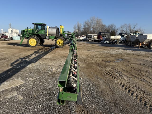 Image of John Deere R4038 equipment image 3