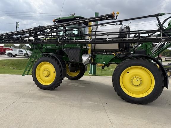 Image of John Deere R4038 equipment image 3