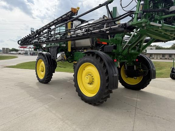 Image of John Deere R4038 equipment image 4