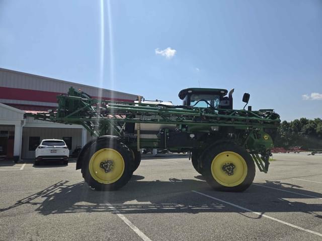 Image of John Deere R4038 equipment image 1