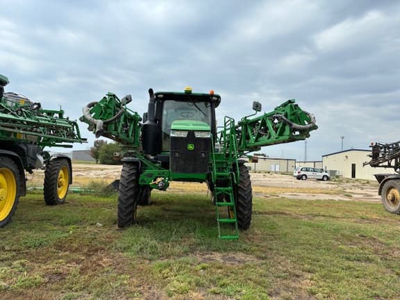 Image of John Deere R4038 equipment image 1
