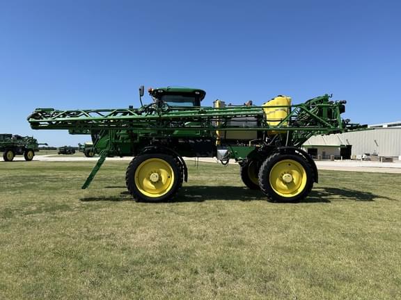 Image of John Deere R4038 equipment image 1