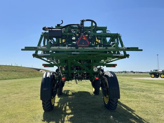Image of John Deere R4038 equipment image 3