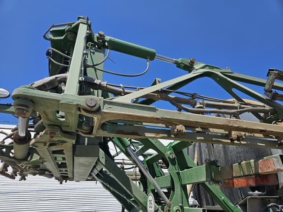 Image of John Deere R4038 equipment image 2