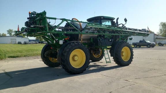 Image of John Deere R4038 equipment image 4