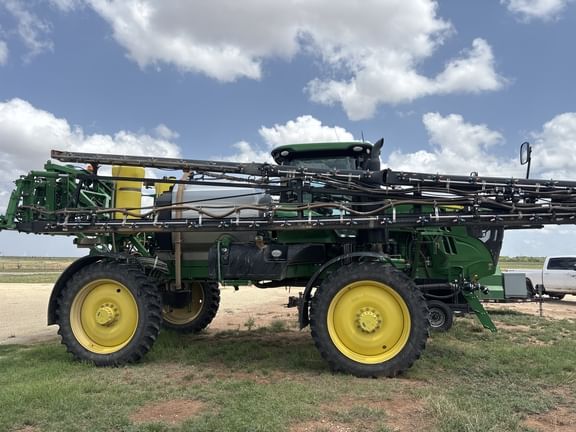 2018 John Deere R4038 Equipment Image0