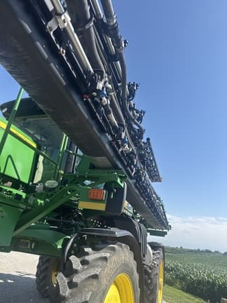 Image of John Deere R4038 equipment image 4