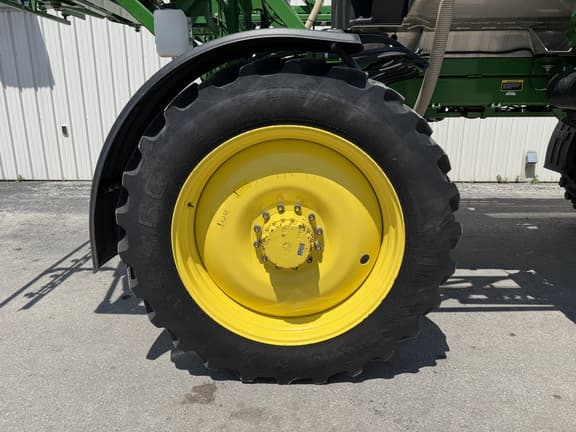 Image of John Deere R4038 equipment image 4