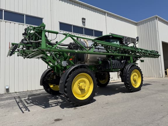 Image of John Deere R4038 equipment image 2