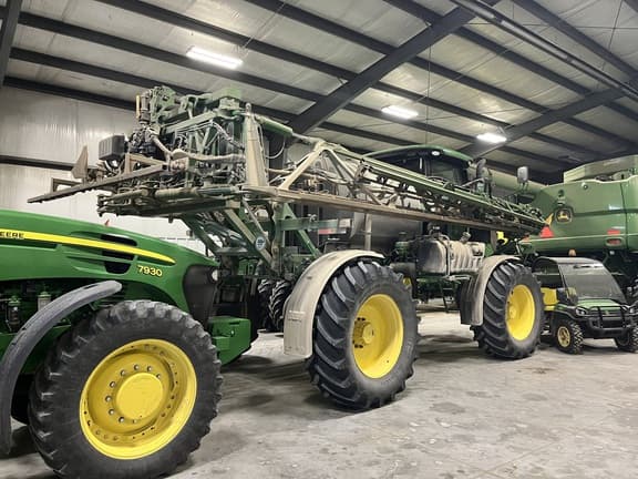 Image of John Deere R4038 equipment image 3