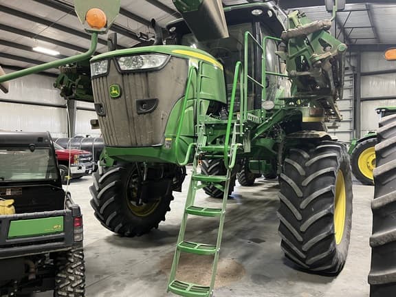 Image of John Deere R4038 equipment image 1