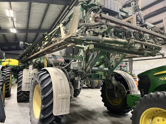 Image of John Deere R4038 equipment image 2