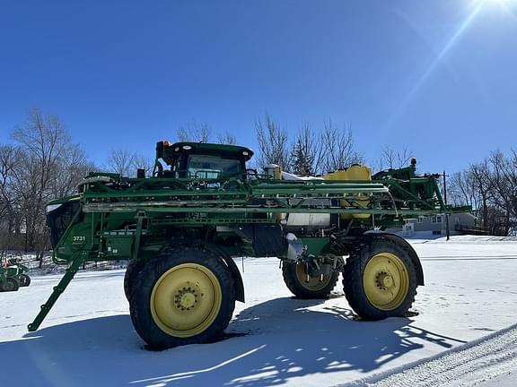 Image of John Deere R4038 equipment image 1