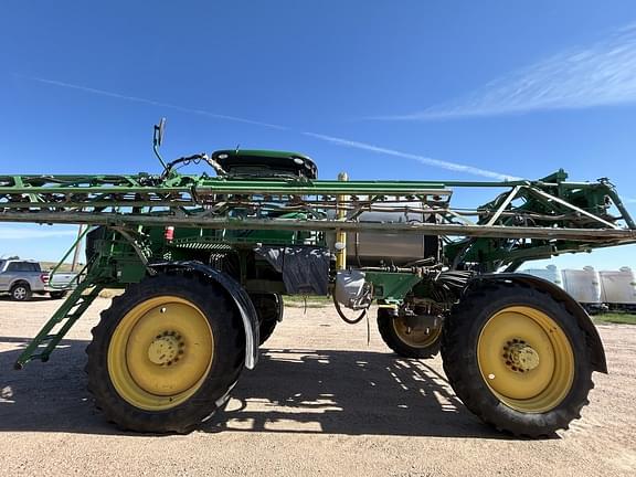 Image of John Deere R4038 equipment image 2