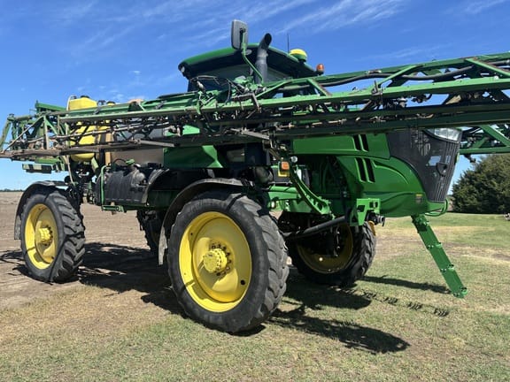 2018 John Deere R4038 Equipment Image0