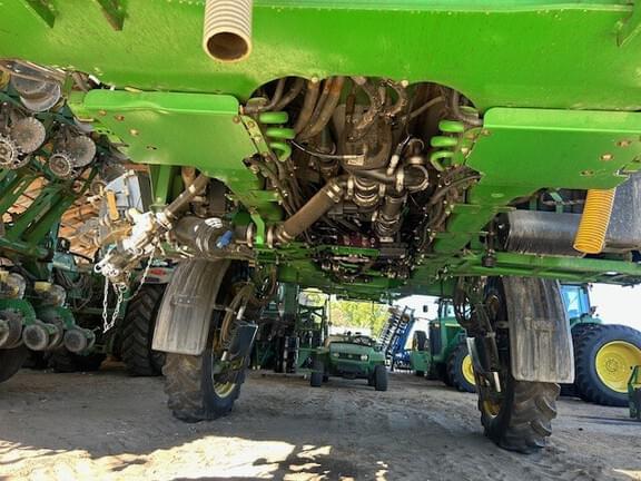 Image of John Deere R4038 equipment image 4