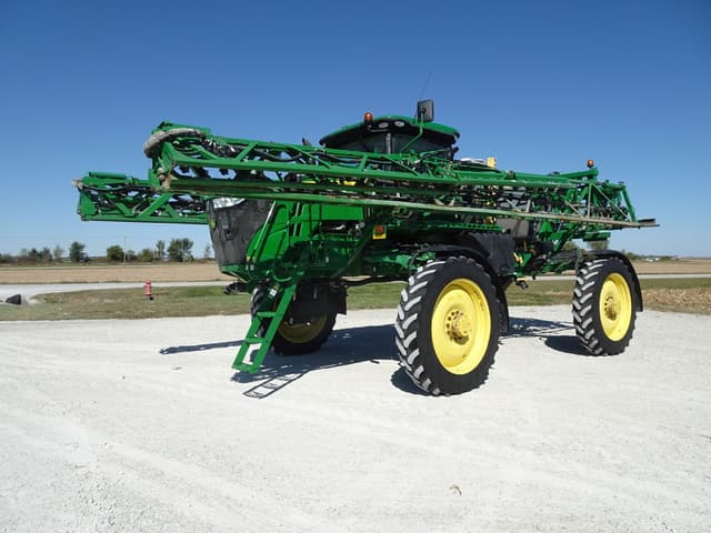 Image of John Deere R4038 equipment image 1