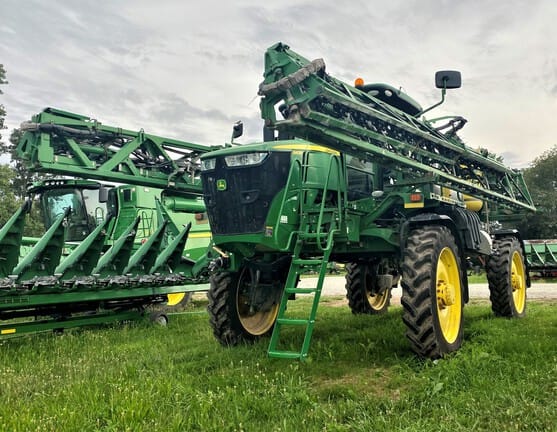 2018 John Deere R4038 Equipment Image0