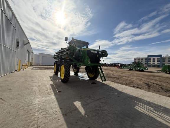 Image of John Deere R4038 equipment image 1
